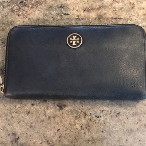 Tory Burch Saffiano wallet